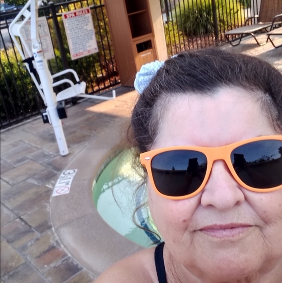 Meet your Posher, Joanne - Picture 4 of 8